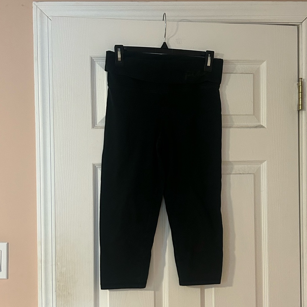 Victoria’s Secret pink cropped leggings